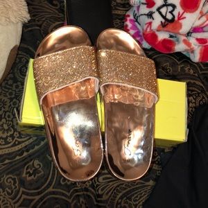 Cute forever 21 slides